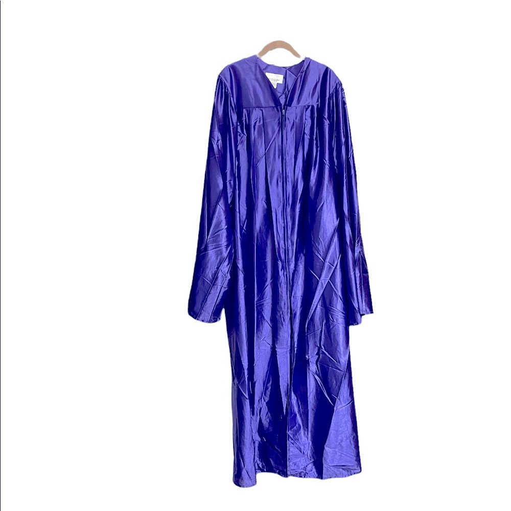 Oak Hill Graduation Gown